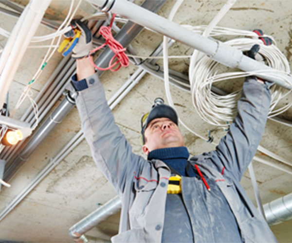 【珠江51漫画】走墙壁里电线，将来老化了怎么换？